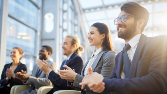 How to organize a successful event with speakers for brand reputation