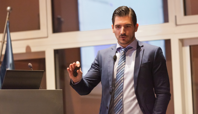 What Is a Keynote Speaker and How to Find the Best One