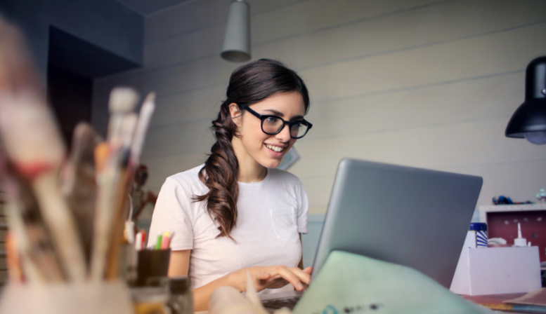 7 Essential Productivity Tools You Need as a Solopreneur Speaker